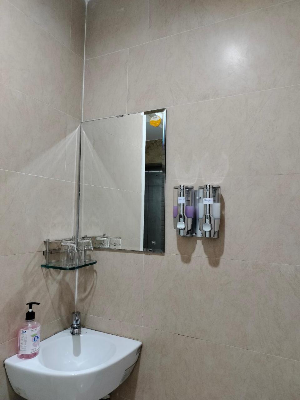 הו צ'י מין סיטי Adventure Hotel מראה חיצוני תמונה