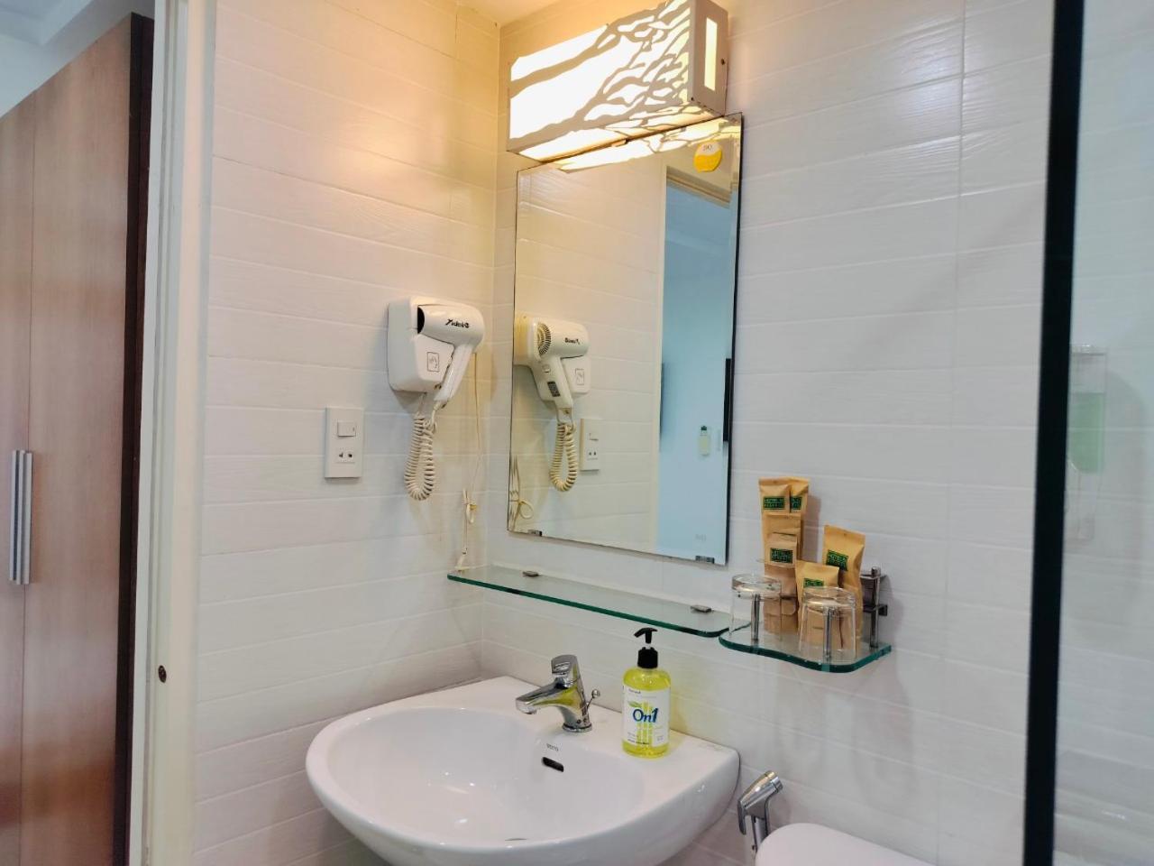 הו צ'י מין סיטי Adventure Hotel מראה חיצוני תמונה